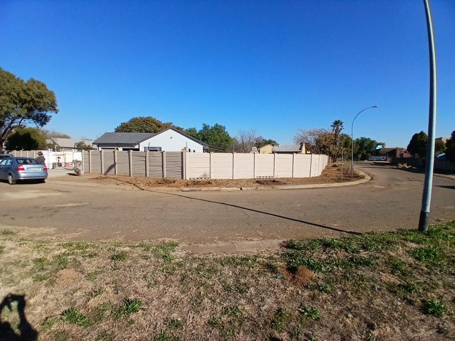To Let 4 Bedroom Property for Rent in Pellissier Free State